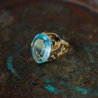 Vintage 1970s Cocktail Ring with Oval Cut Aquamarine Austrian Crystal 18k Gold Electroplated jewelry image 1