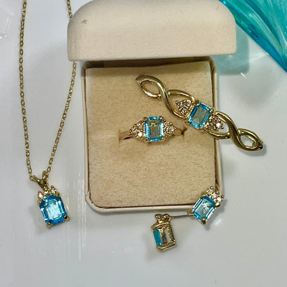 Vintage 1980s Aquamarine and Clear Crystal Ring – 18k Gold Electroplated Band – March Birthstone jewelry image 1
