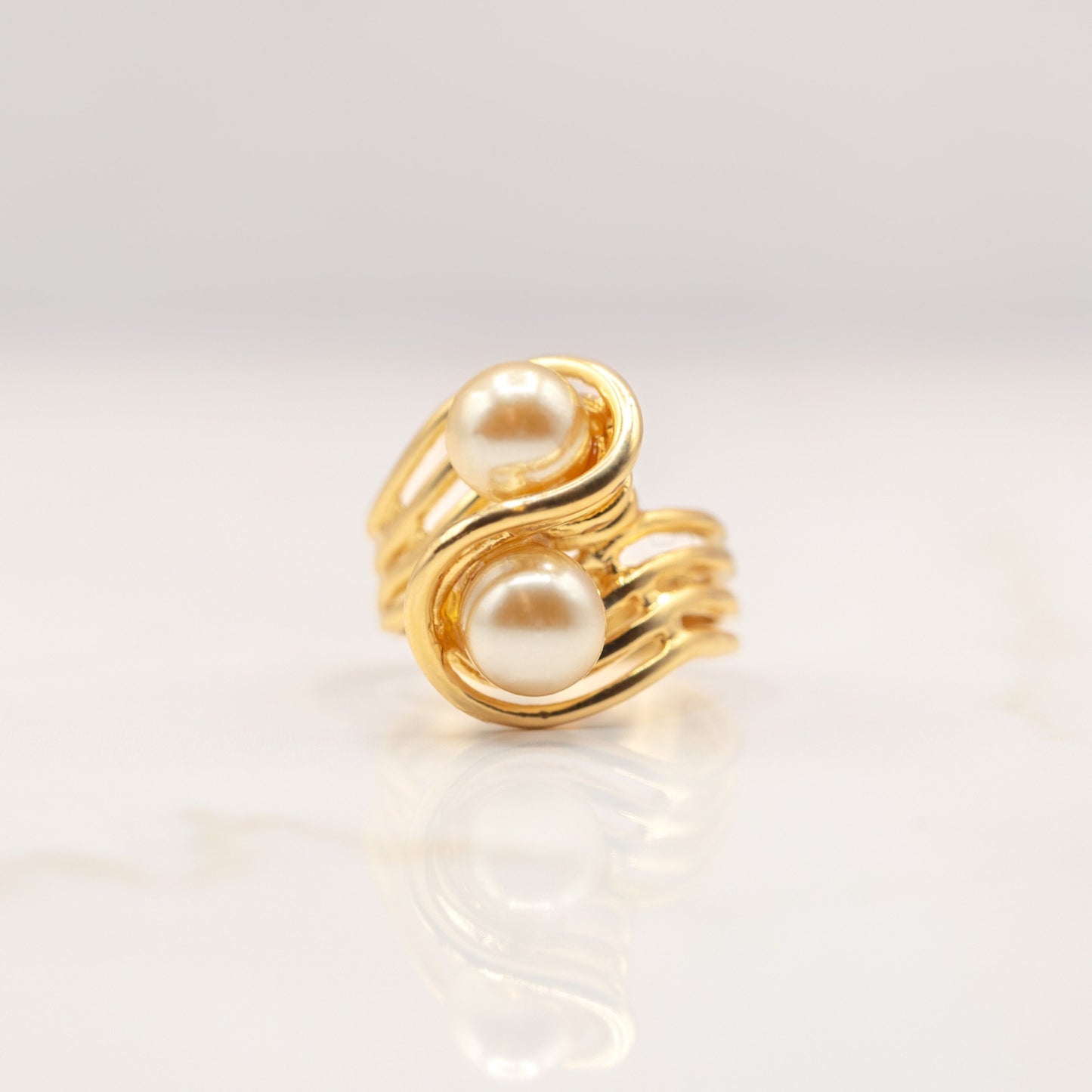 Vintage 1970s Cream Glass Pearl Bypass Ring – 18k Yellow Gold Electroplated, Made in USA jewelry image 1