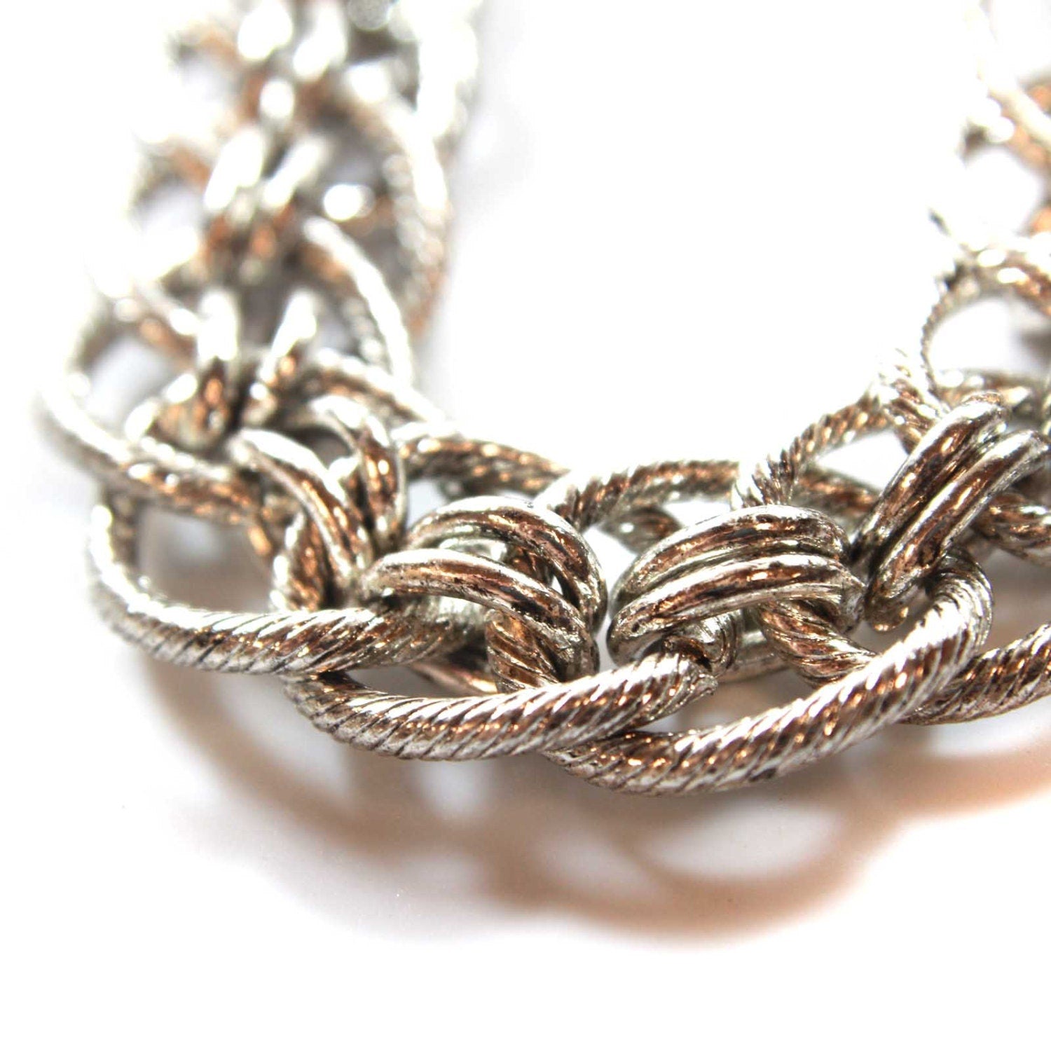 Oscar De La Renta Silver Tone Textured Links Bracelet - 7.5 Inches jewelry image 1