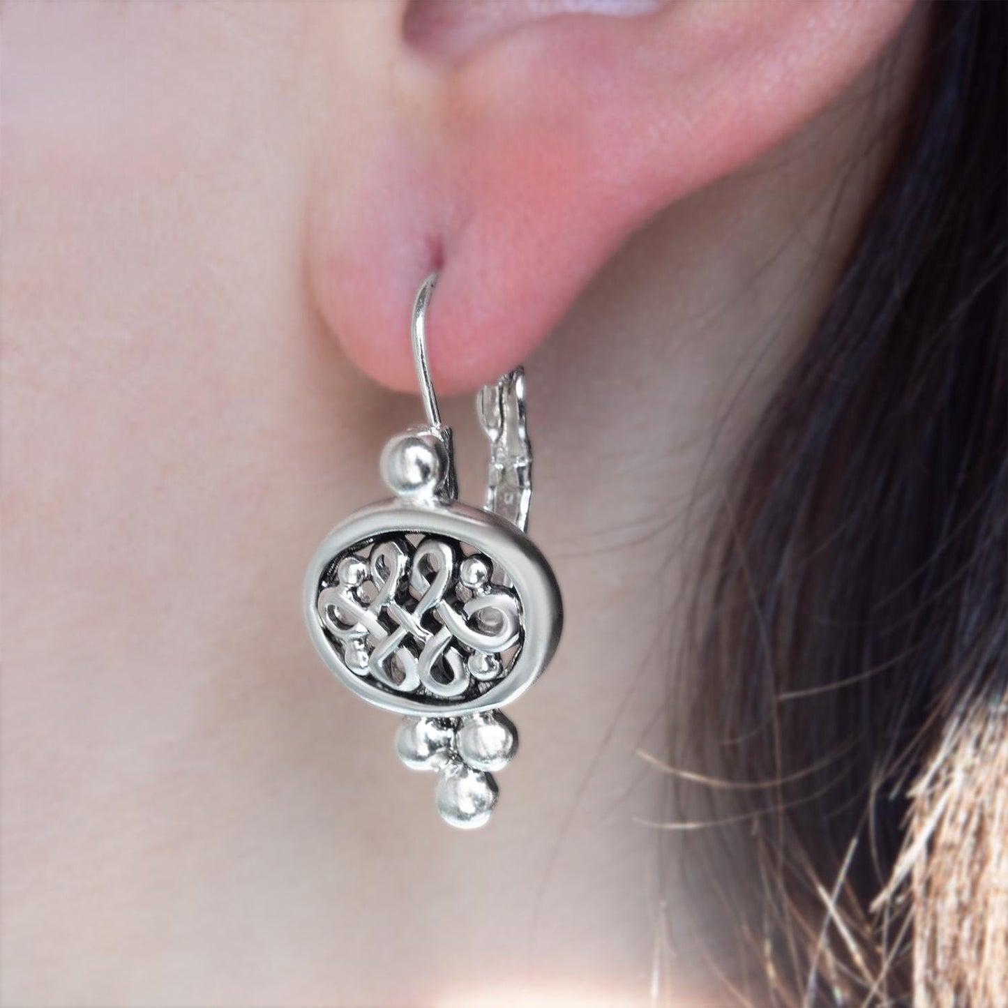 Vintage Oscar De La Renta Antiqued Silver Tone Filigree Cutout Dangling Lever Back Earrings jewelry image 1