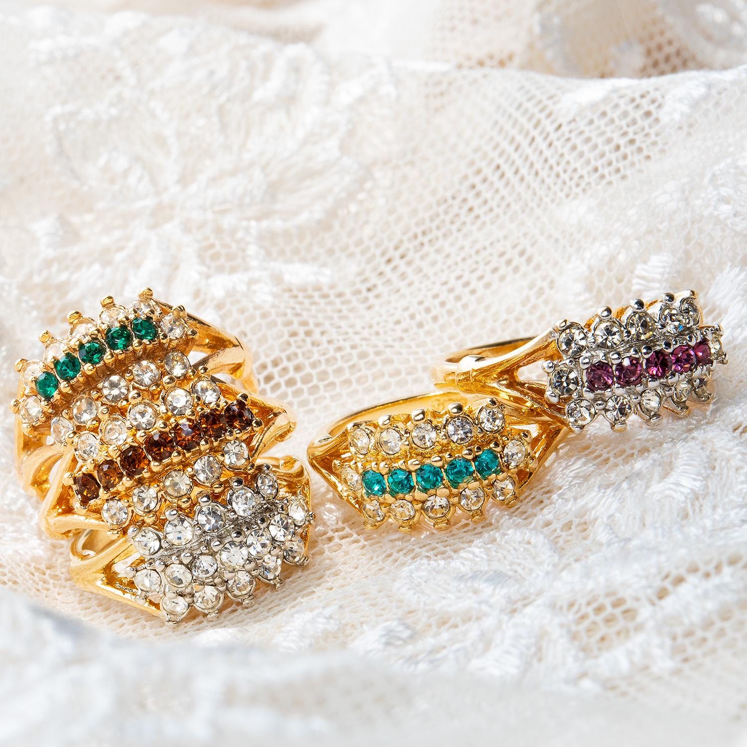 Vintage Austrian Crystal Cocktail Ring - Emerald Green & Clear Crystals - 18k White Gold Electroplated jewelry image 1