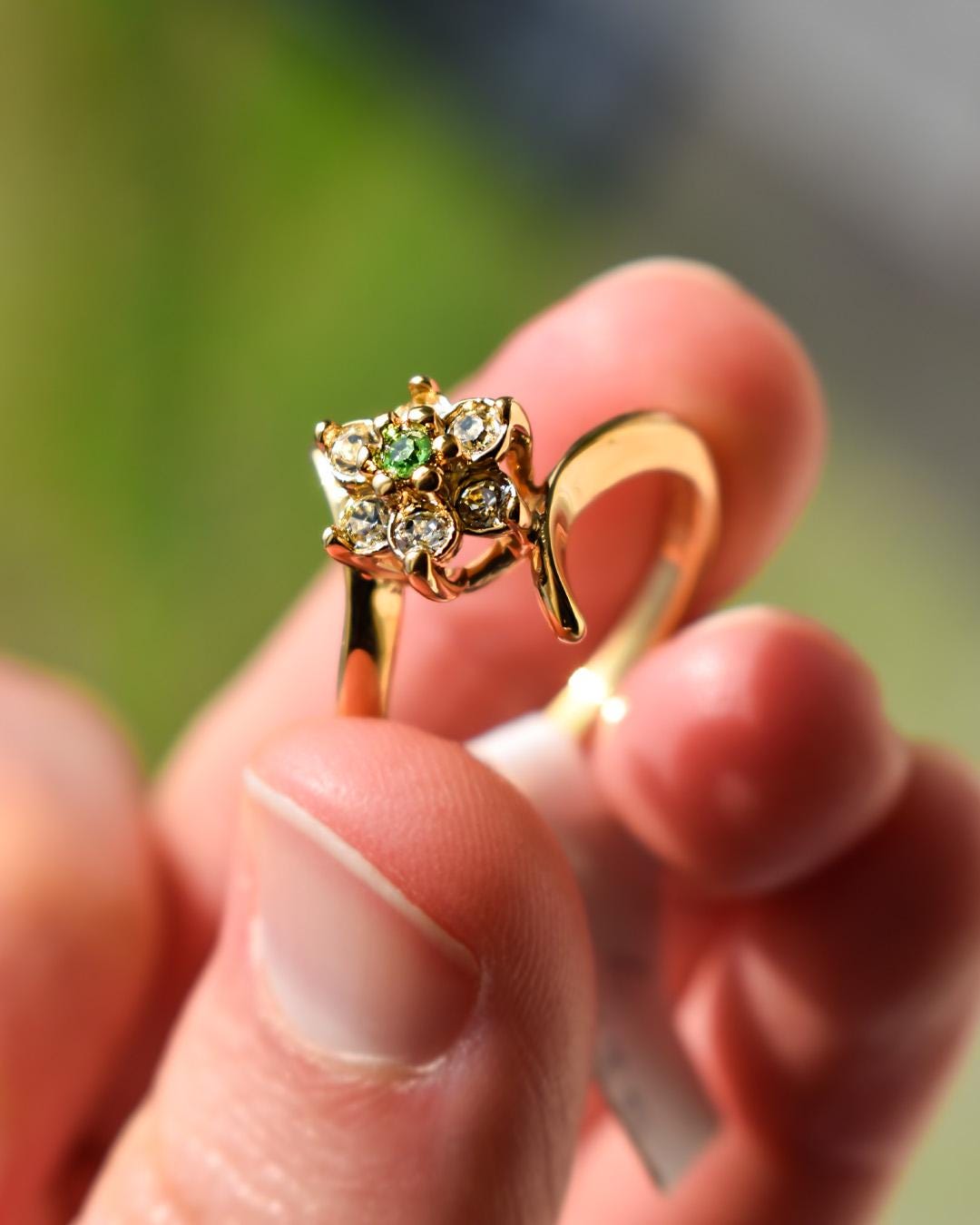 Vintage 1970s Peridot and Clear Austrian Crystal Cluster Ring - 18k Gold Electroplated jewelry image 1