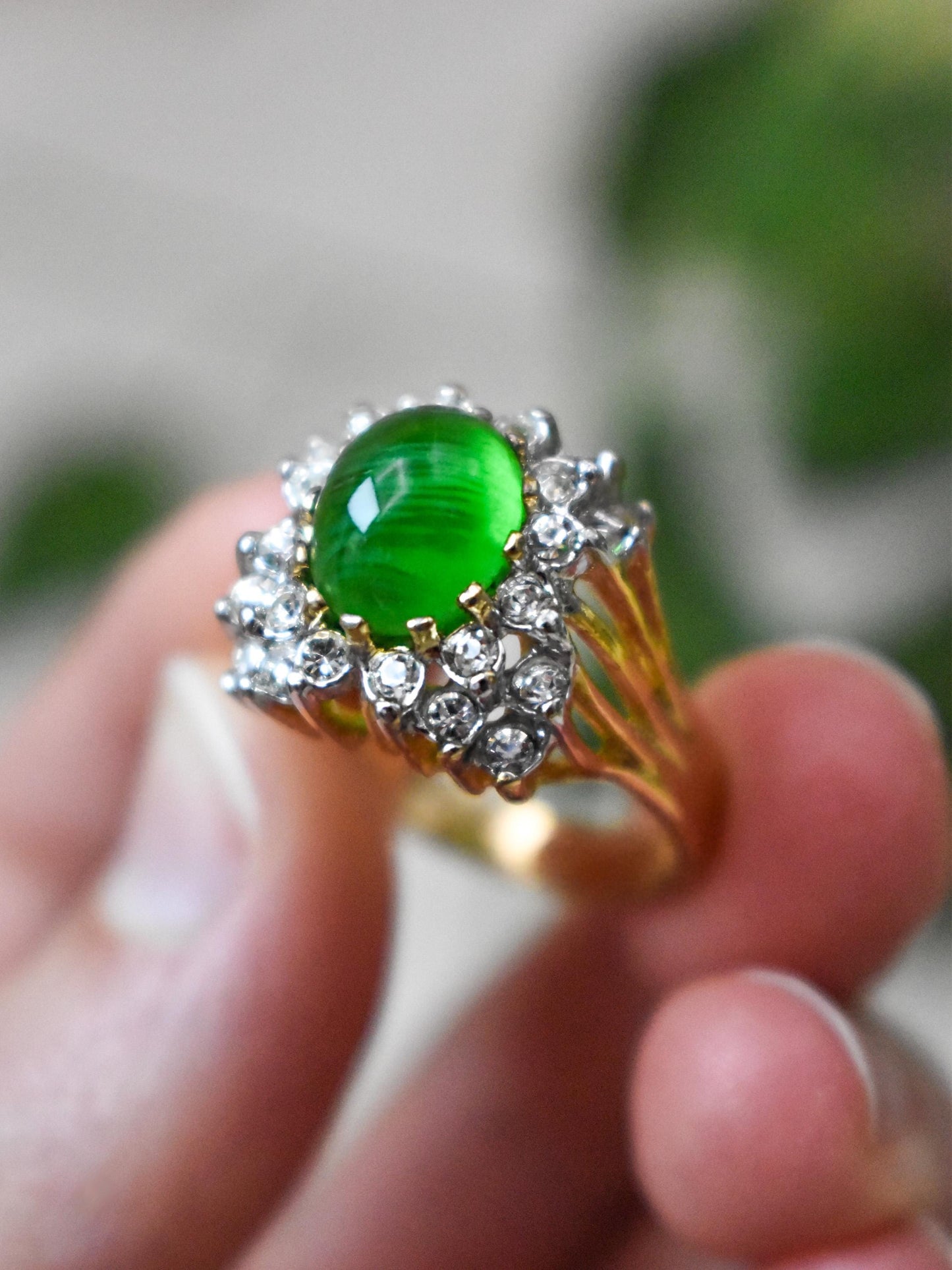 Vintage Emerald Green Crystal Cabochon & Clear Austrian Crystal Ring – 18kt Yellow Gold Electroplate jewelry image 1