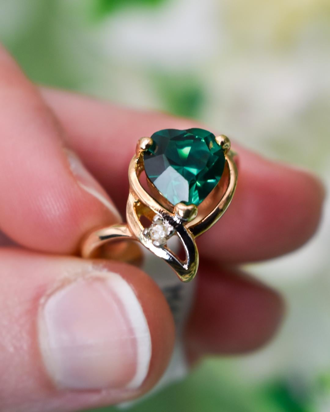 Vintage Emerald Austrian Crystal Heart Ring – 18kt Yellow Gold Electroplated – Made in USA jewelry image 1