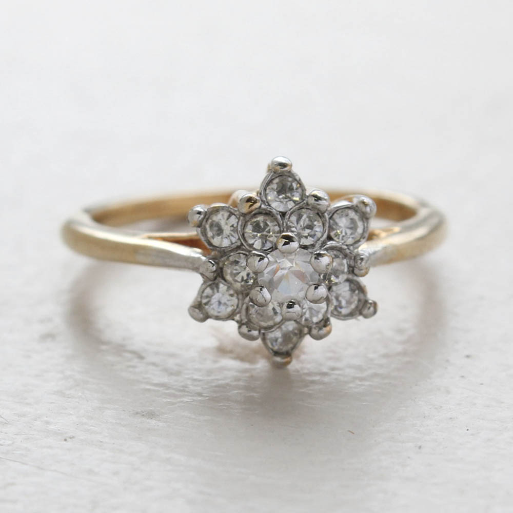 Vintage Jewelry Clear Crystal Flower Motif Cocktail Ring in 18k Yellow Gold Electroplate