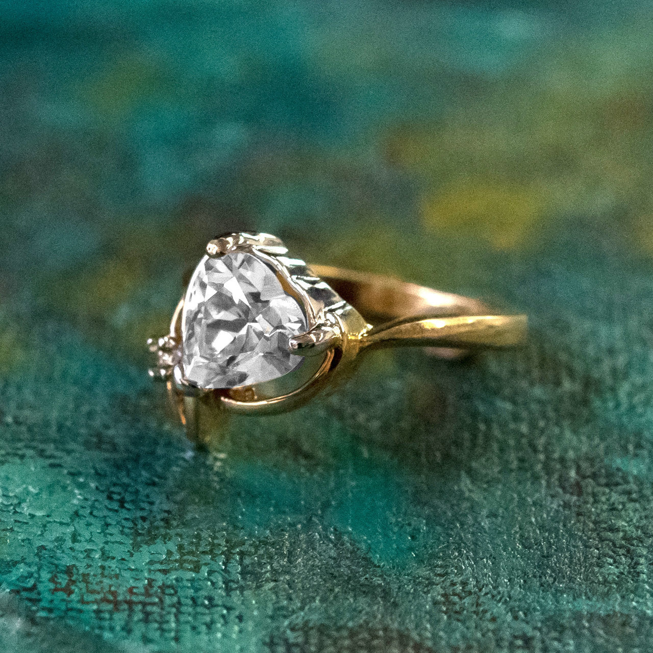 Vintage Jewelry Emerald Austrian Crystal Heart Ring 18k Yellow gold Electroplated Made in the USA