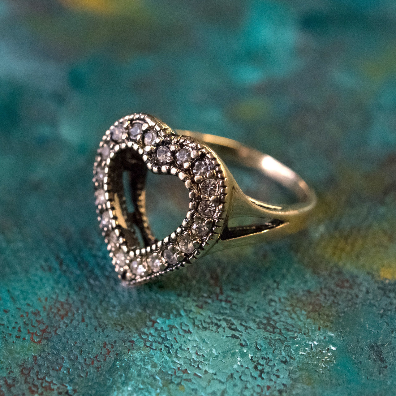 Vintage Ring Clear Austrian Crystal Heart Ring Antique 18k Gold  R17562