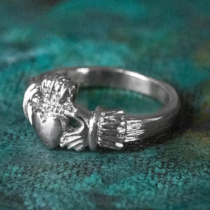 Handcrafted Vintage 18kt White Gold Electroplated Irish Claddagh Ring Made in USA Size: 7
