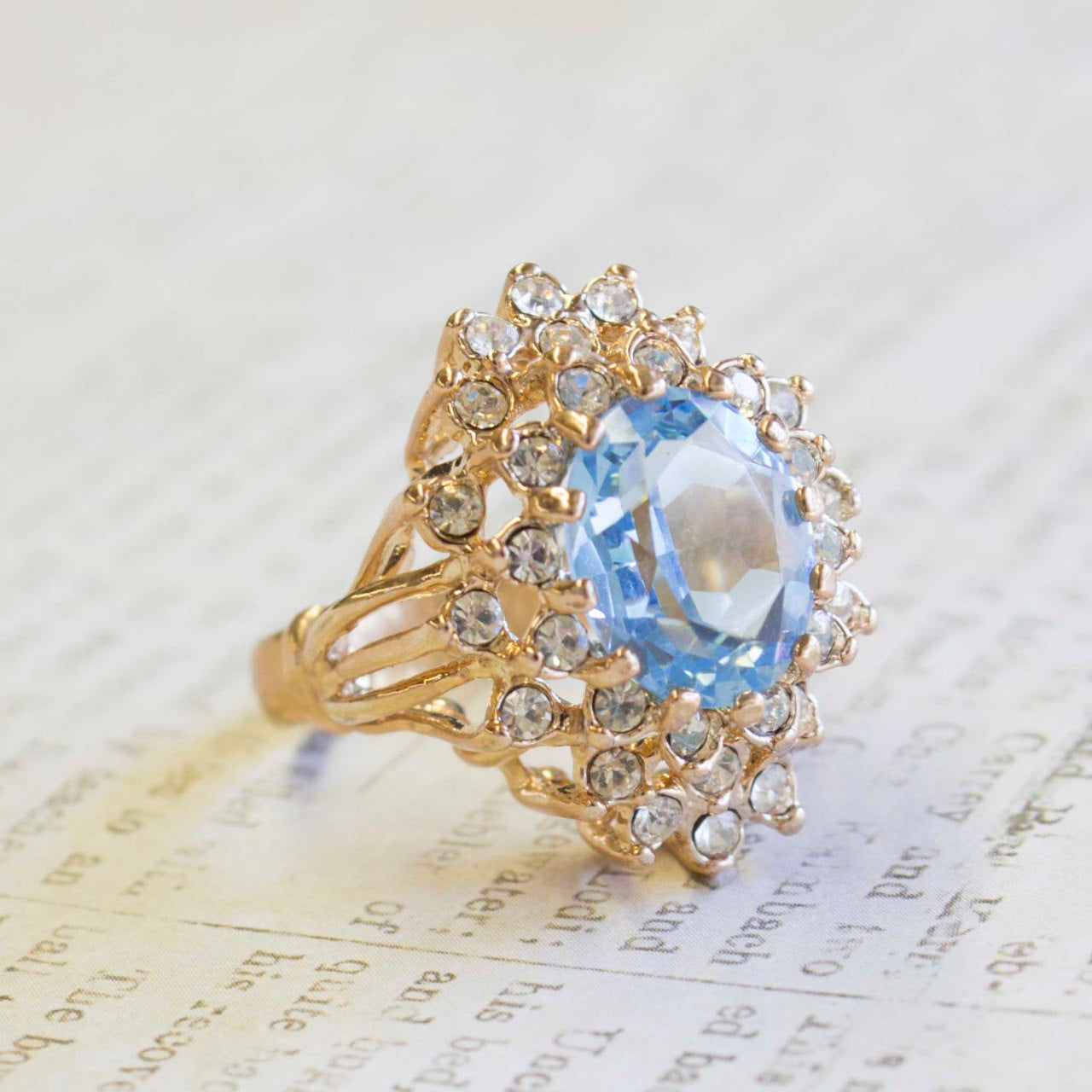 Vintage Women's Austrian Crystal Cocktail Ring 18k Gold Electroplated Birthstone Ring for Women