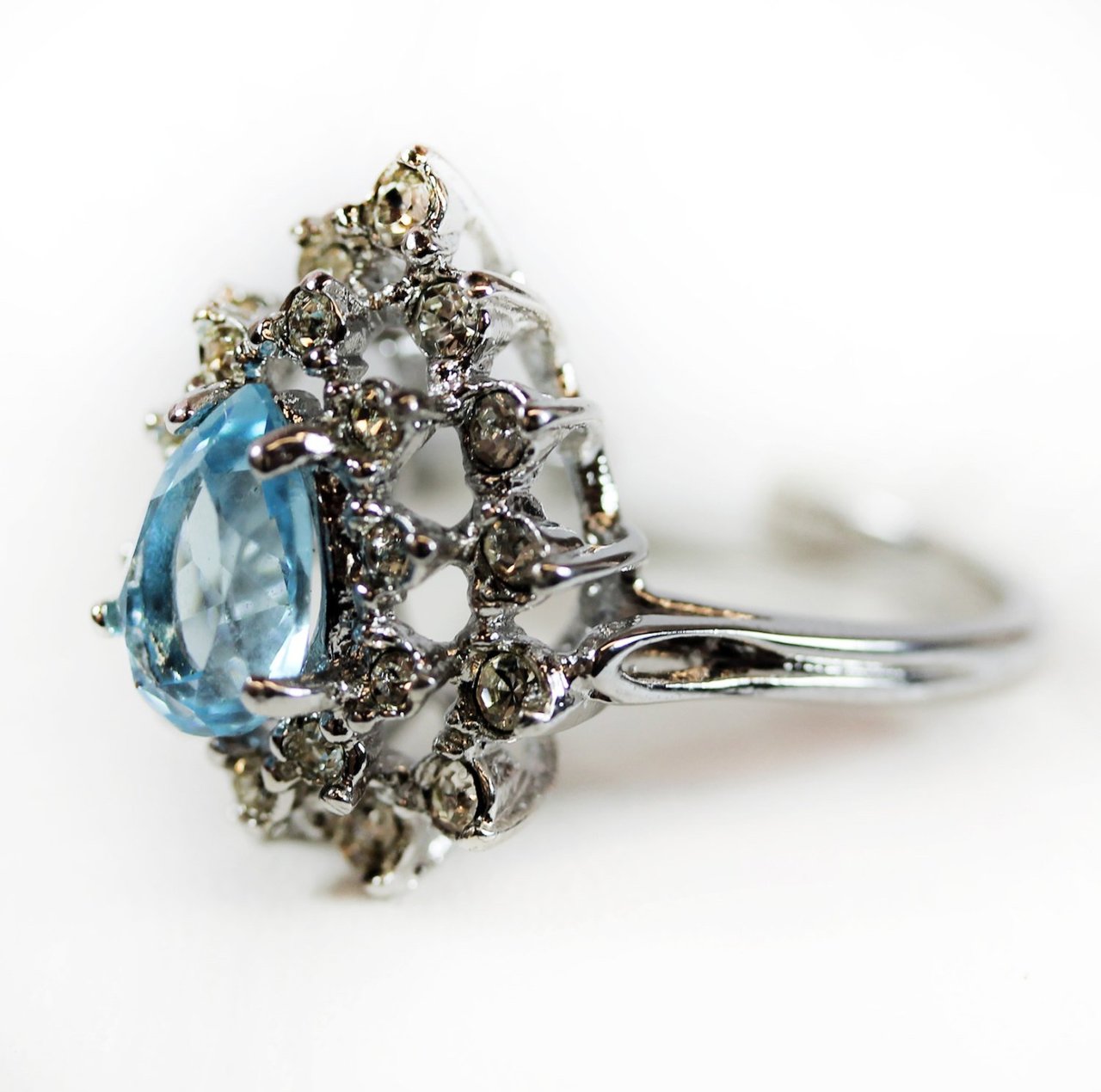 Vintage Ring Victorian Style Genuine Opal or Austrian Crystals 18k Gold Womens Rings