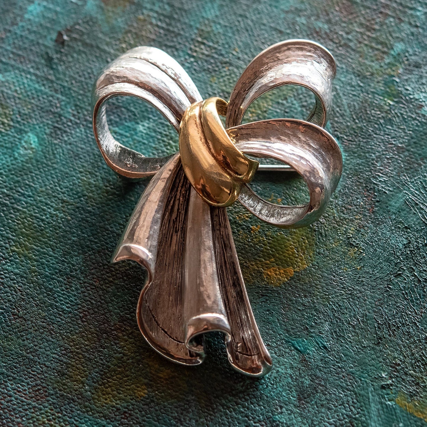 Oscar de la Renta Vintage Brooch Pin Bow Womens Antique Jewelry Silver and Gold Plated Lapel Pin
