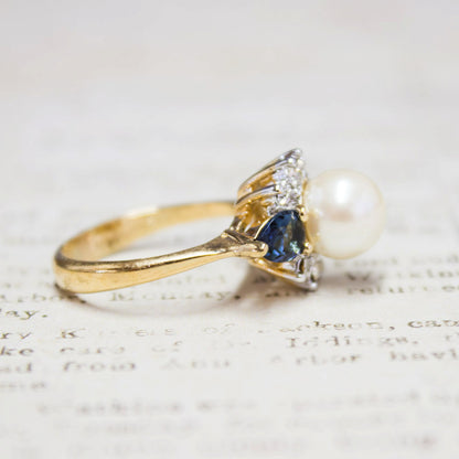 Vintage 1970's Faux Pearl Ring with Sapphire Austrian Crystals 18kt Yellow Gold Electroplated Size: 9
