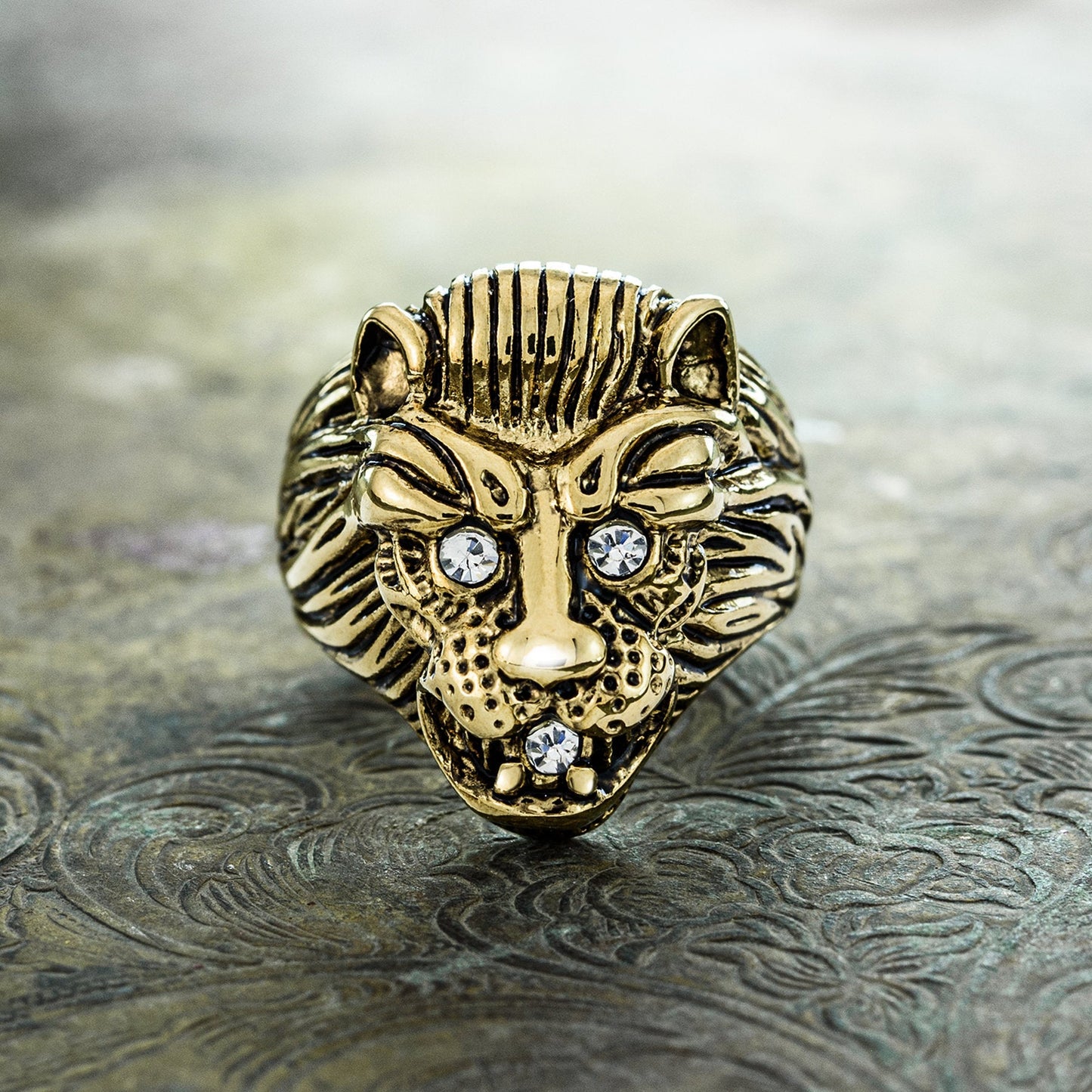 vintage-zodiac-lion-ring-clear-Austrian-crystals-yellow-gold-plated