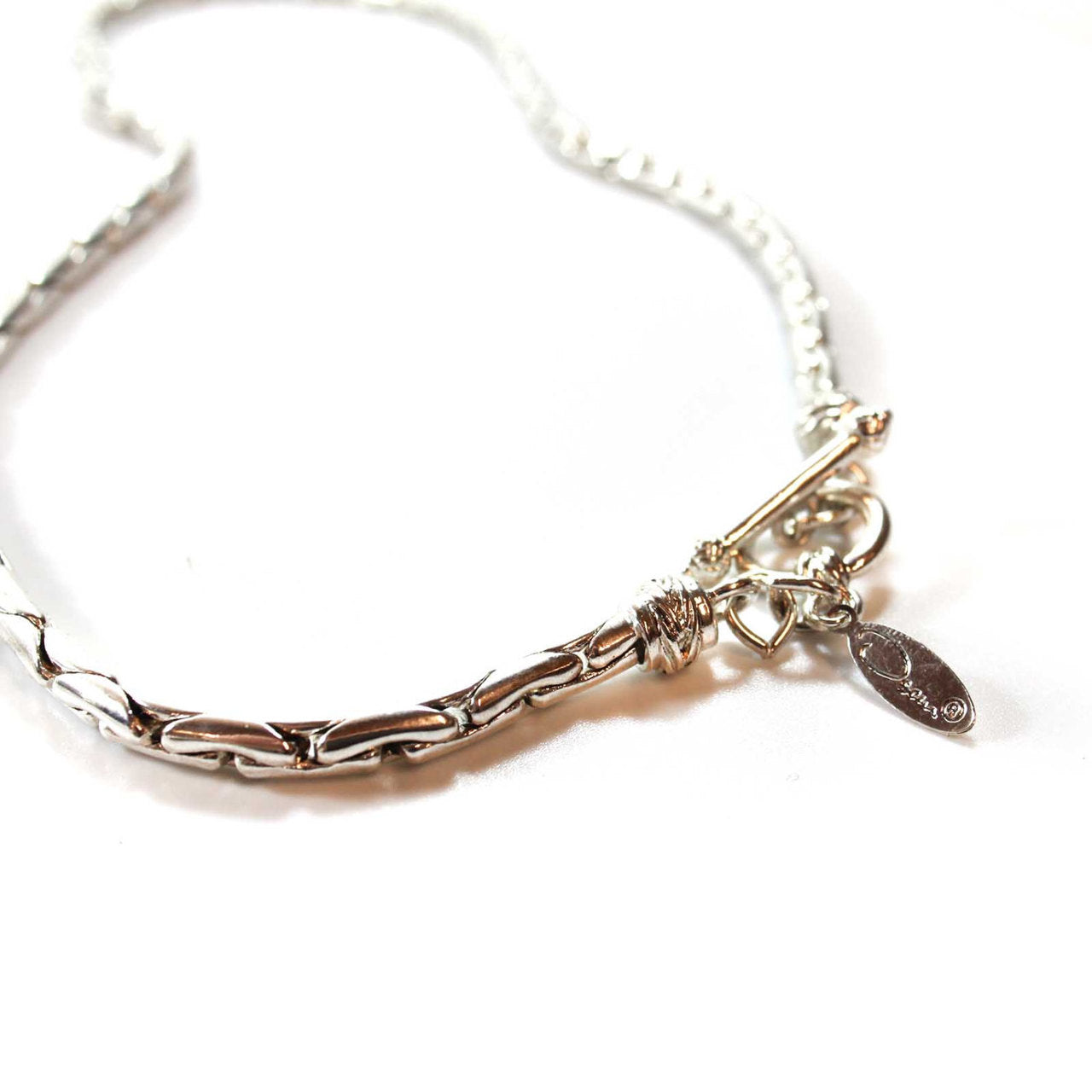 Vintage Oscar De La Renta 14 Inch Silver Tone Rounded Cobra Chain Necklace Toggle Clasp