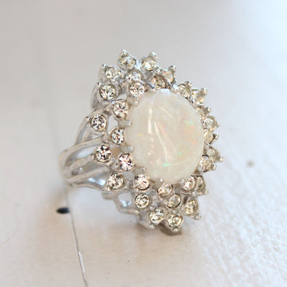 Vintage Women's Austrian Crystal Cocktail Ring 18k Gold Electroplated Birthstone Ring for Women
