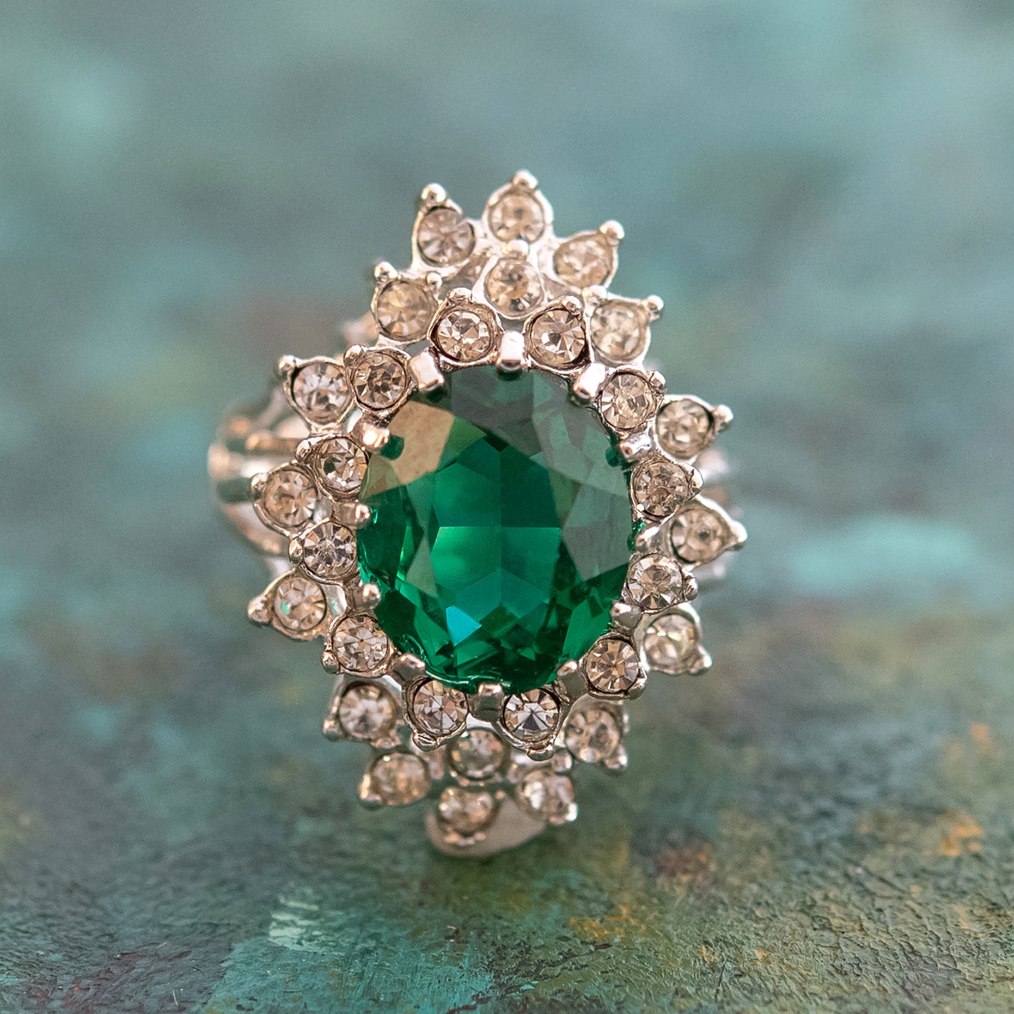 Vintage Women's Austrian Crystal Cocktail Ring 18k Gold Electroplated Birthstone Ring for Women
