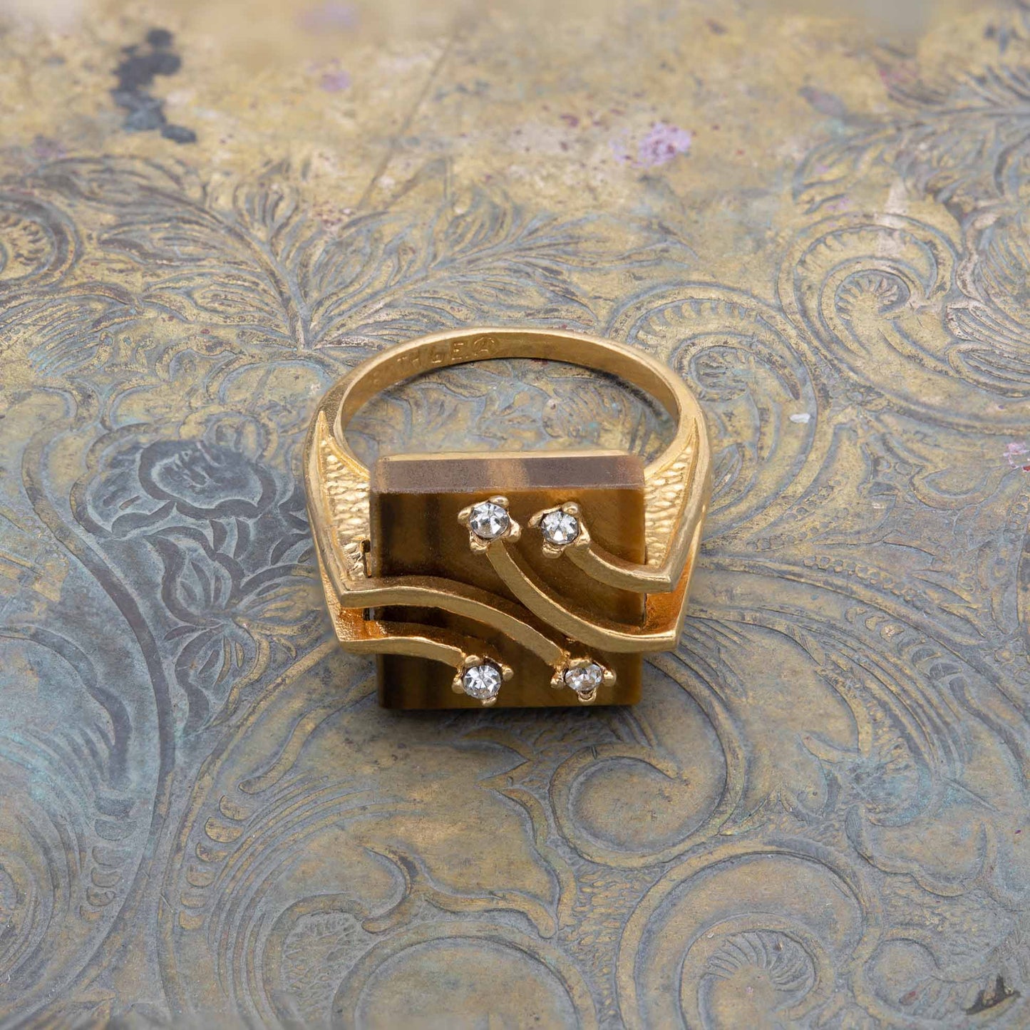 Vintage Ring Genuine Tiger Eye Cocktail Ring 18k Gold  R9004 Size 6