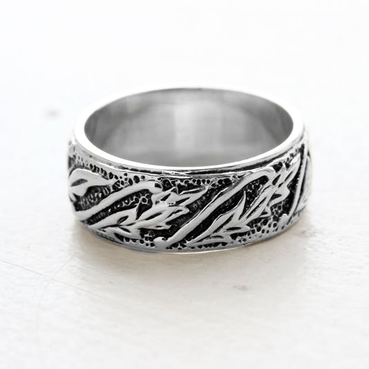 Vintage Antiqued 18k White Gold Carved Leaf Ring Made in the USA Size: 6