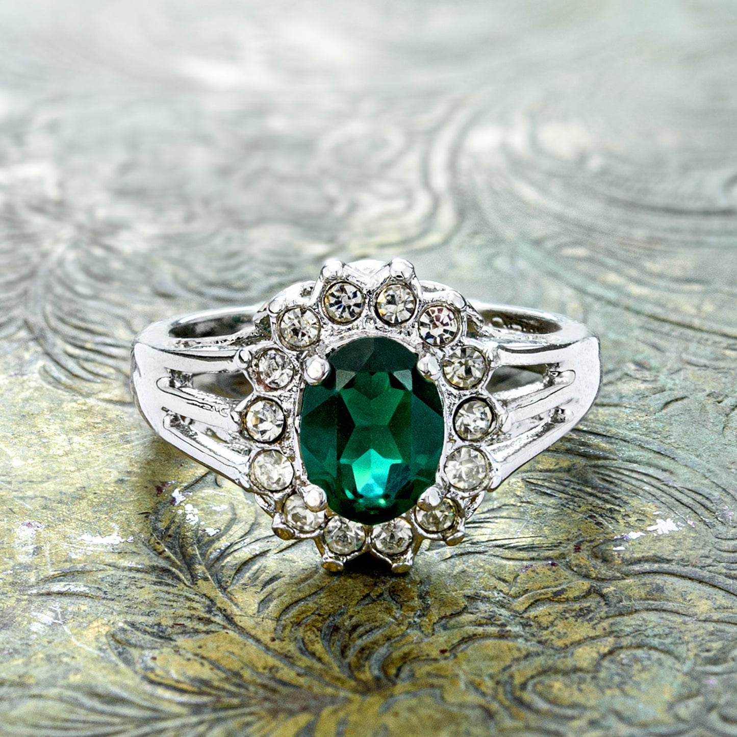 vintage-emerald-clear-Austrian-crystal-white-gold-plated-ring