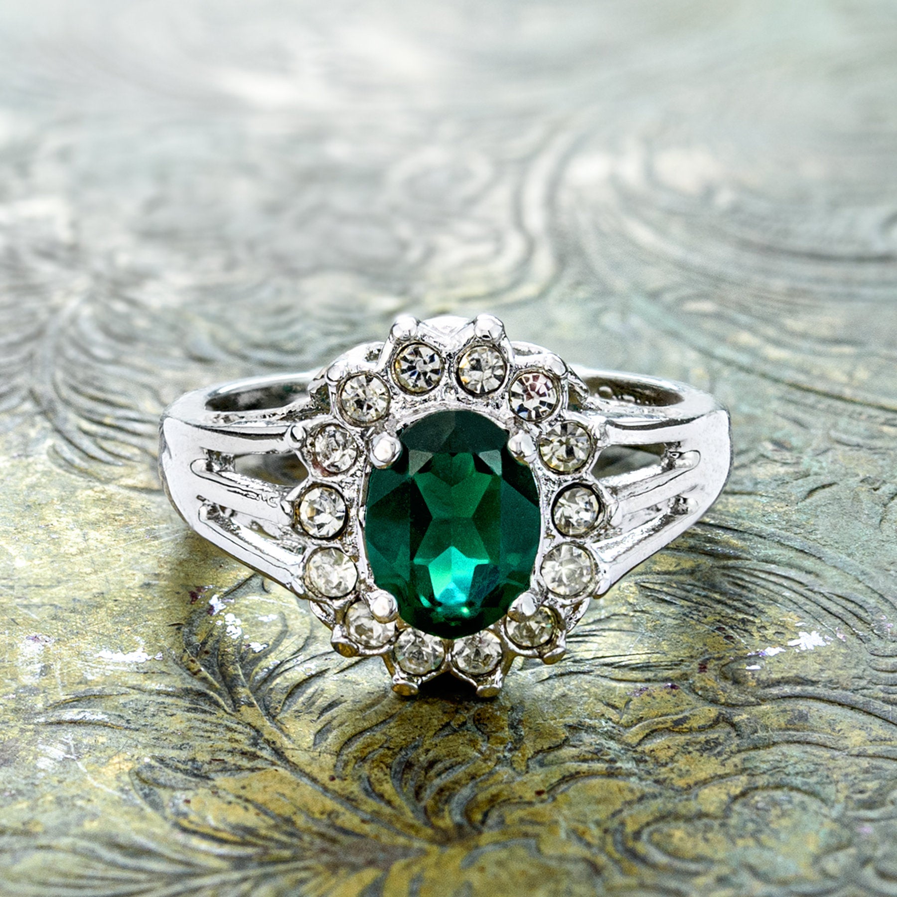 vintage-emerald-clear-Austrian-crystal-white-gold-plated-ring