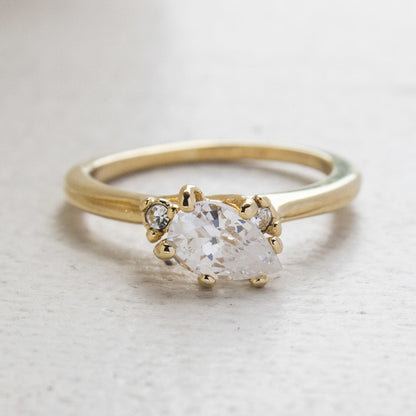 vintage-cubic-zirconia-clear-Austrian-crystals-gold-plated-ring
