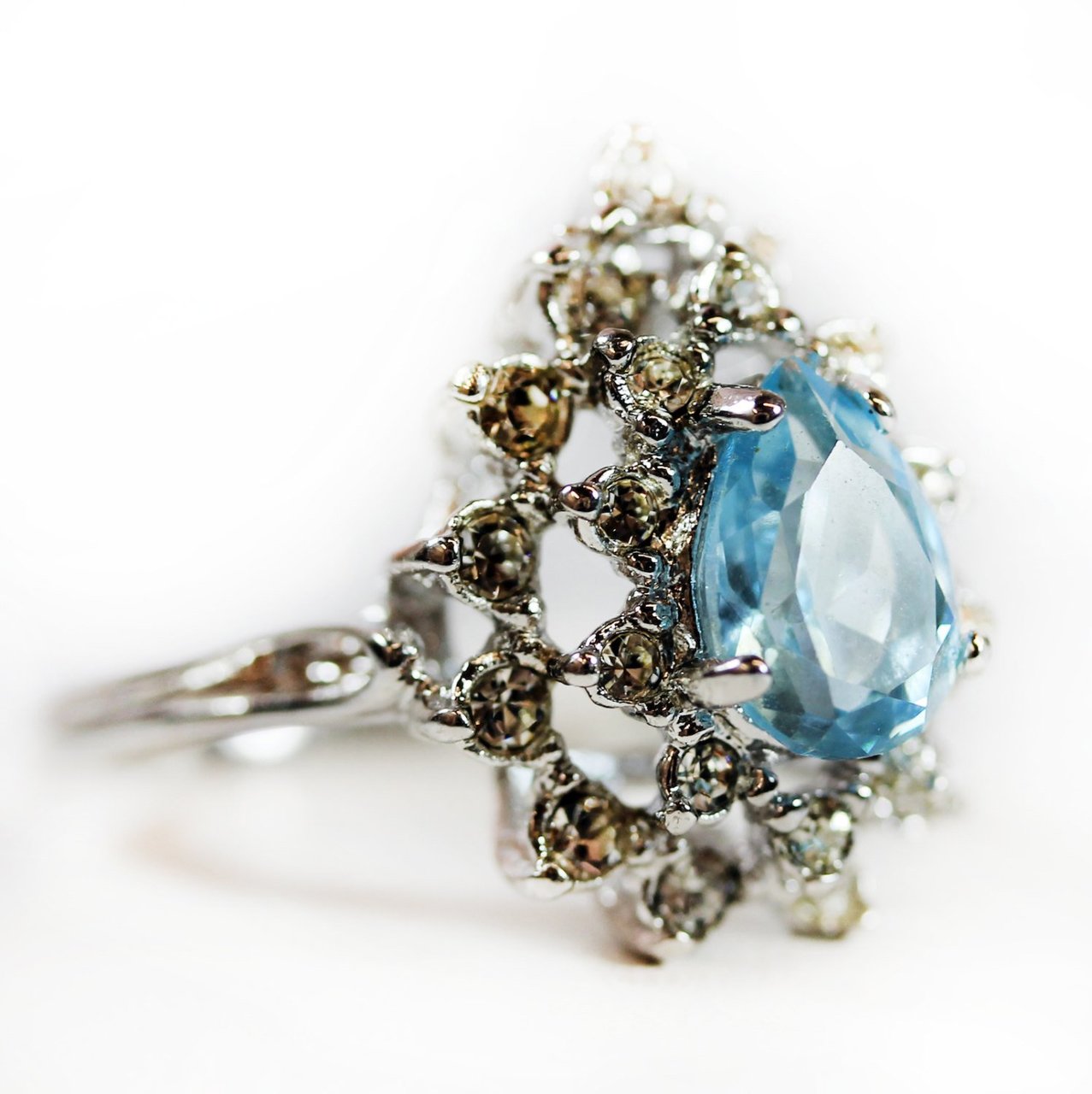 Vintage Ring Victorian Style Genuine Opal or Austrian Crystals 18k Gold Womens Rings