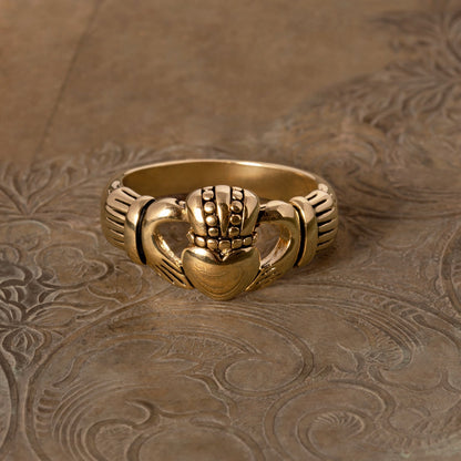 irish jewelry-claddagh ring-gold celtic