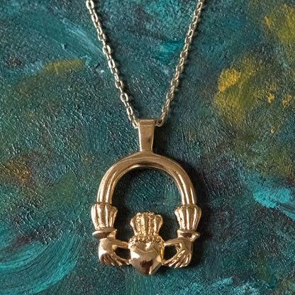 Vintage Claddagh Necklace 18k White Gold Electroplated Made in the USA