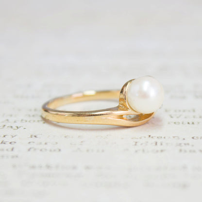 A Vintage Ring Cultured Pearl 18k Gold Plated Ring with Clear Swarovski Crystal Accent Statement Cocktail Jewelry #R1447 - Limited Stock Size: 10