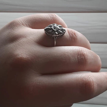 Vintage Jewelry Women's Austrian Crystal Cocktail Ring in 18k White or Yellow Gold Electroplate