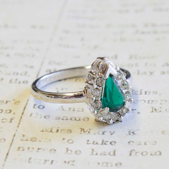 Vintage Ring Teardrop Emerald and Clear Swarovski Crystals 18k White Gold Silver  #R129 Size: 13