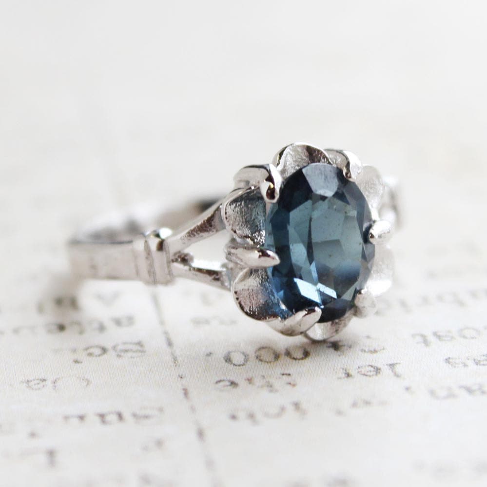 Vintage 1970s Sapphire Austrian Crystal Solitaire Ring – 18k White Gold Electroplated – Made in USA jewelry image 1