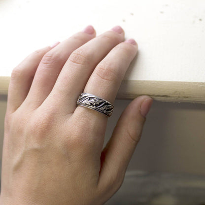 Vintage Ring Leaf Motif Band Ring 18k White Gold Silver Setting Antique Womans Jewelry R1000 - Limited Stock - Never Worn