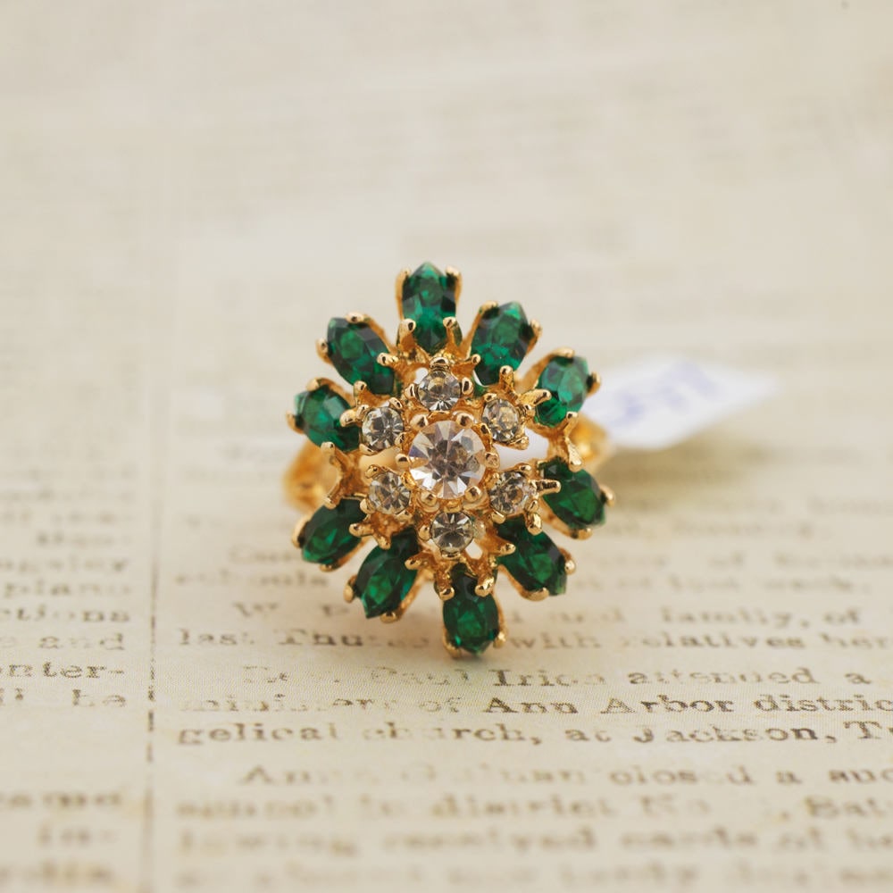 Vintage 1970s Emerald & Clear Austrian Crystal Cluster Ring - 18kt Yellow Gold Electroplated jewelry image 1