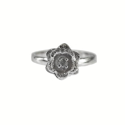 Vintage Ring Flower Ring 18k White Gold Silver R763 Antique Womans Jewelry - Limited Stock - Never Worn