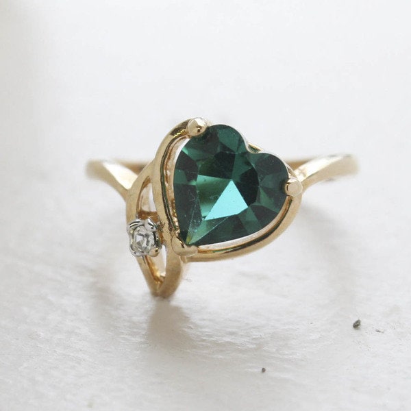 Vintage Emerald Austrian Crystal Heart Ring – 18kt Yellow Gold Electroplated – Made in USA jewelry image 1