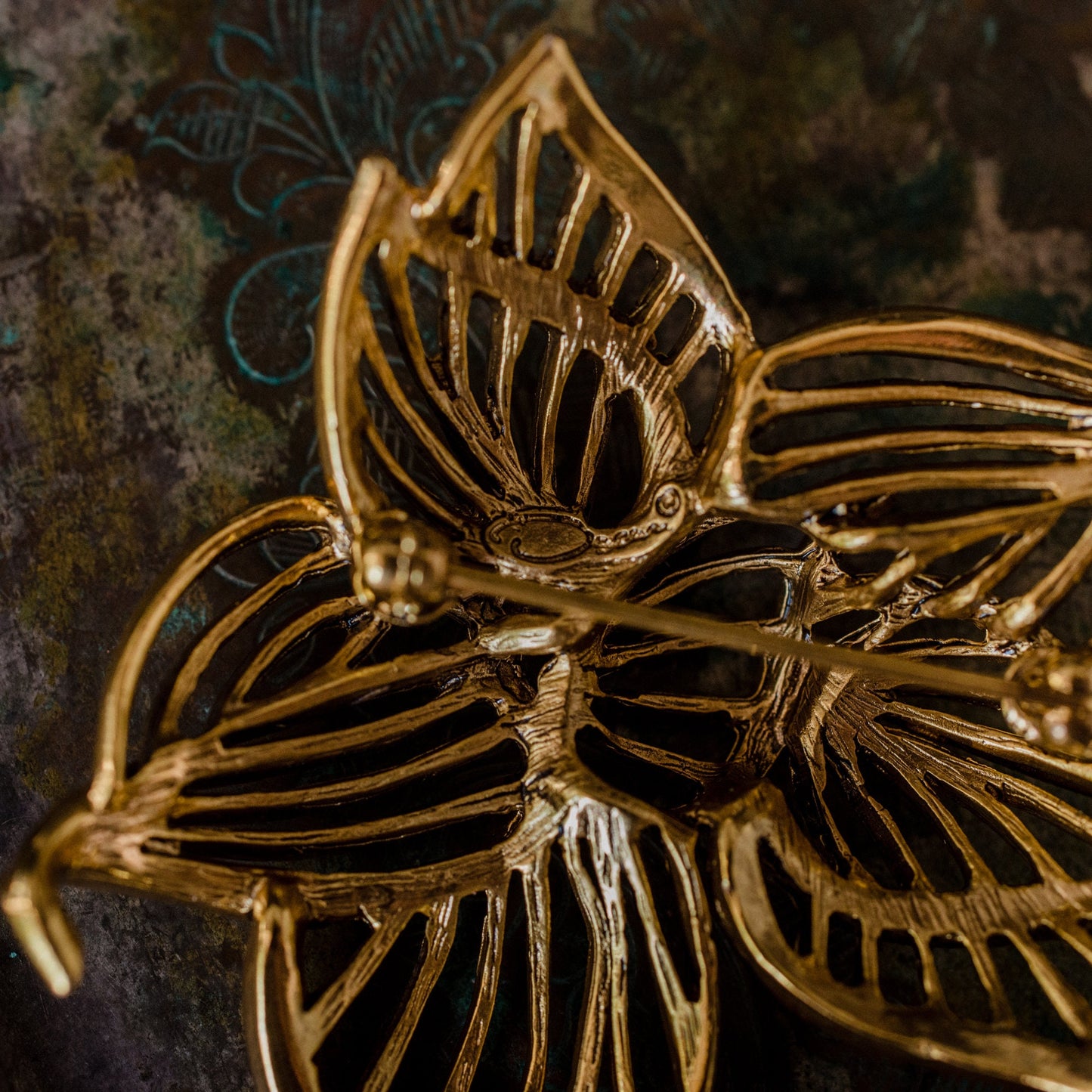 Oscar de la Renta Vintage Gold Flower Pin