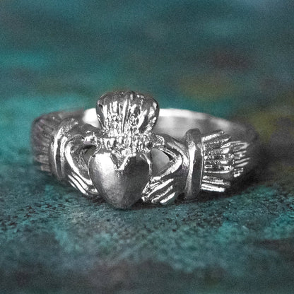 Vintage 1970s Irish Claddagh Ring - 18k White Gold Electroplated - Made in USA jewelry image 1
