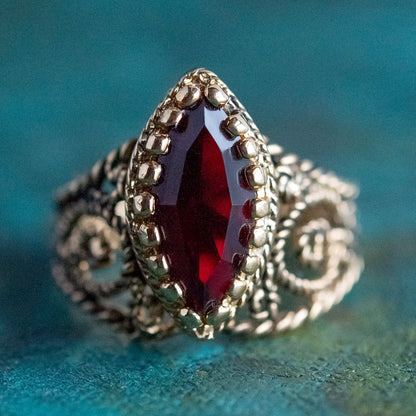 Vintage Edwardian Style Filigree Ring with Garnet Austrian Crystal – 18k Gold Electroplated jewelry image 1