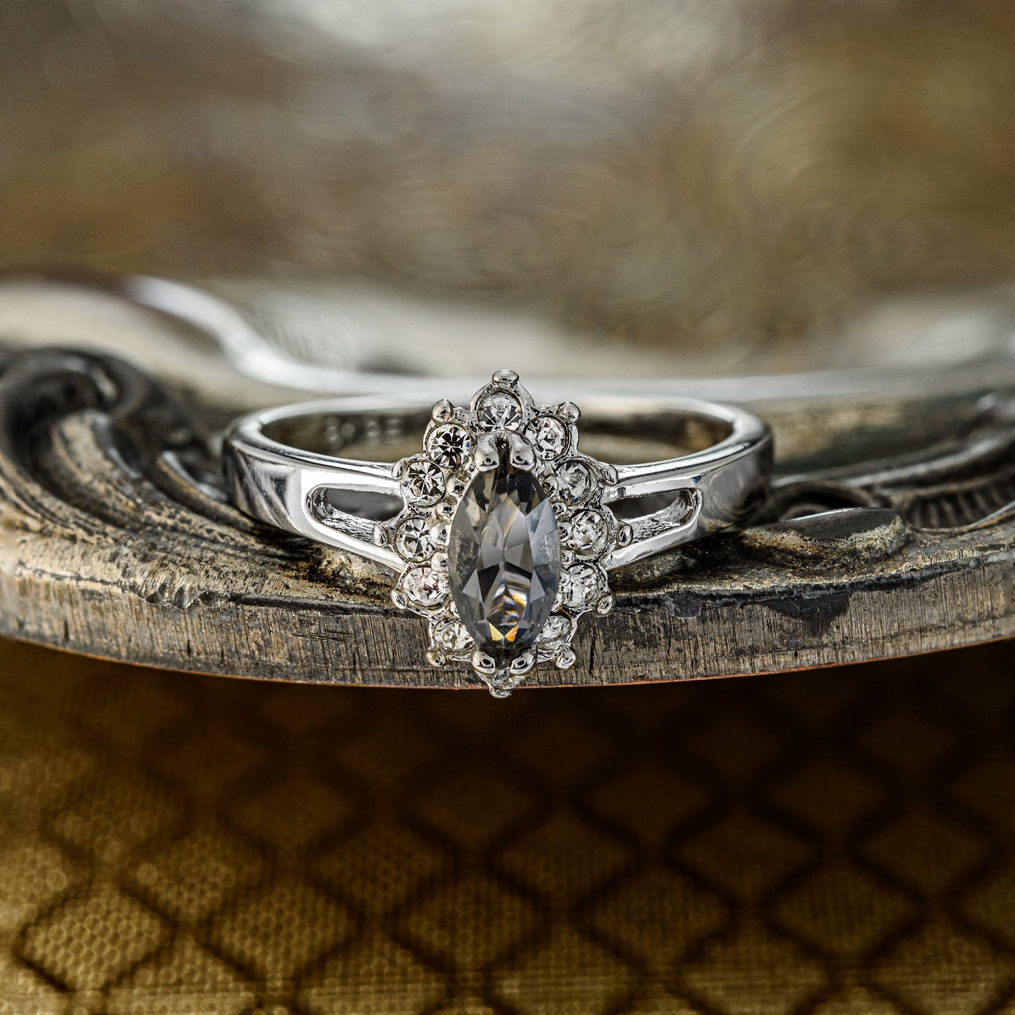 Vintage Ring Black Diamond Engagement Ring and Clear Swarovski Crystals Antique 18kt White Gold Silver Jewelry for Women  #R1314