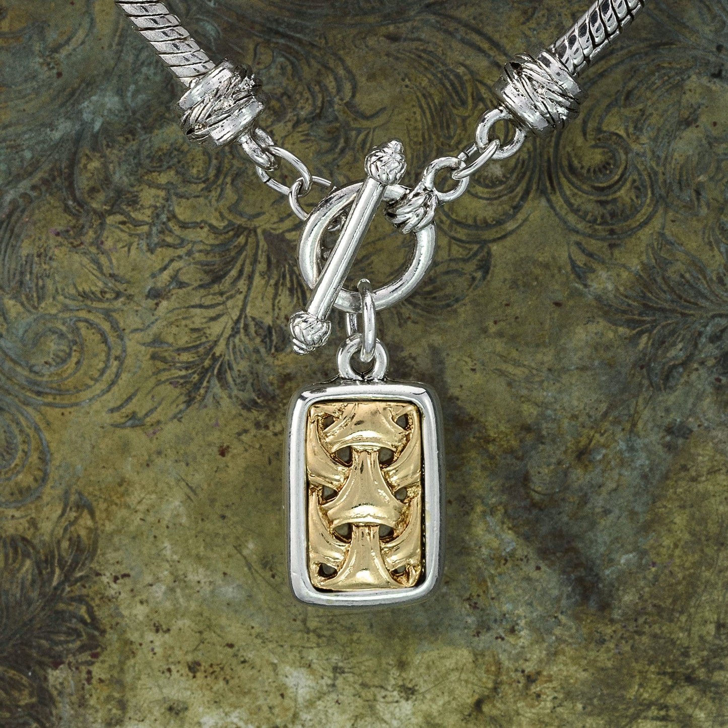 Vintage Oscar De La Renta 18 Inch and White Gold Silver Pendant Necklace 1 Inch Pendant Antique Womans Jewelry