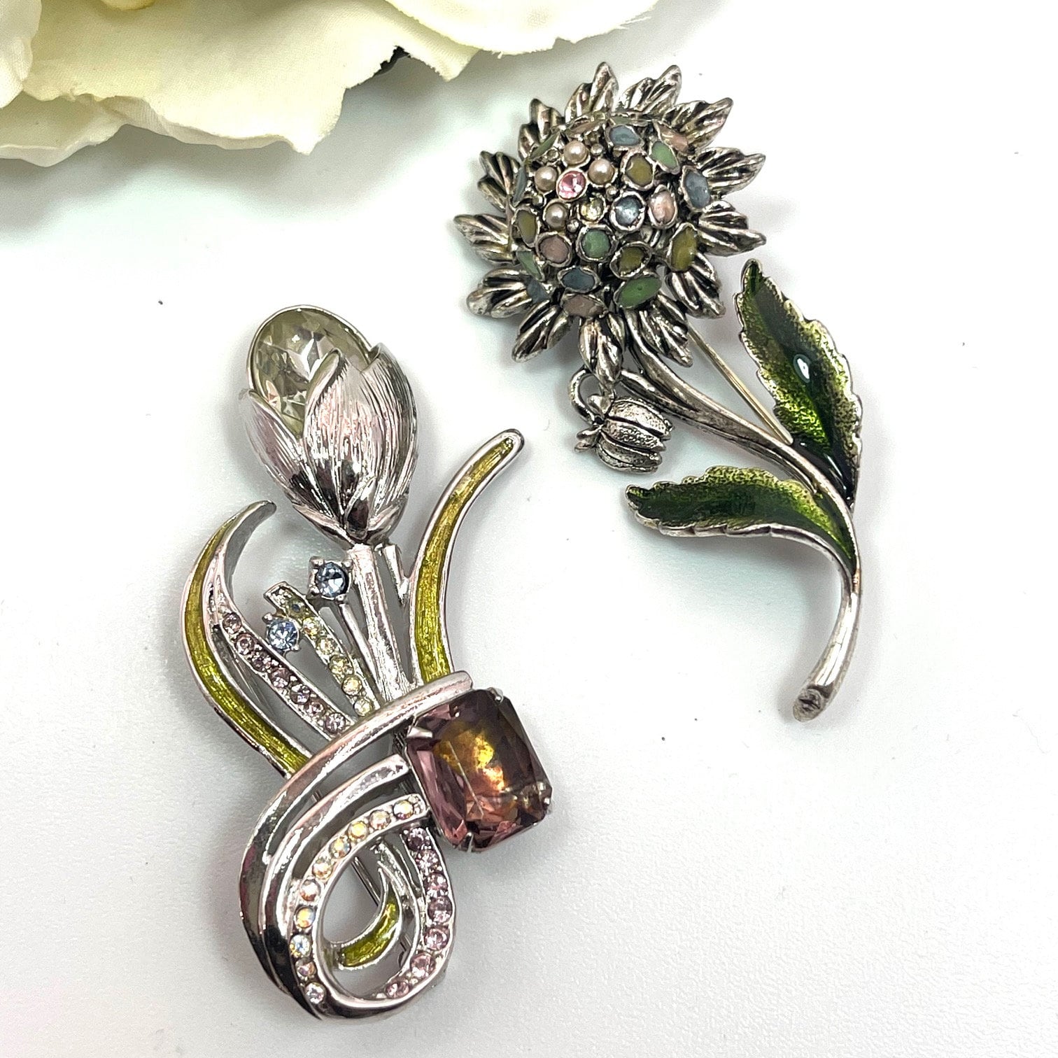 Oscar de la Renta Vintage Crystal and Epoxy Tulip Flower Pin OS-P942