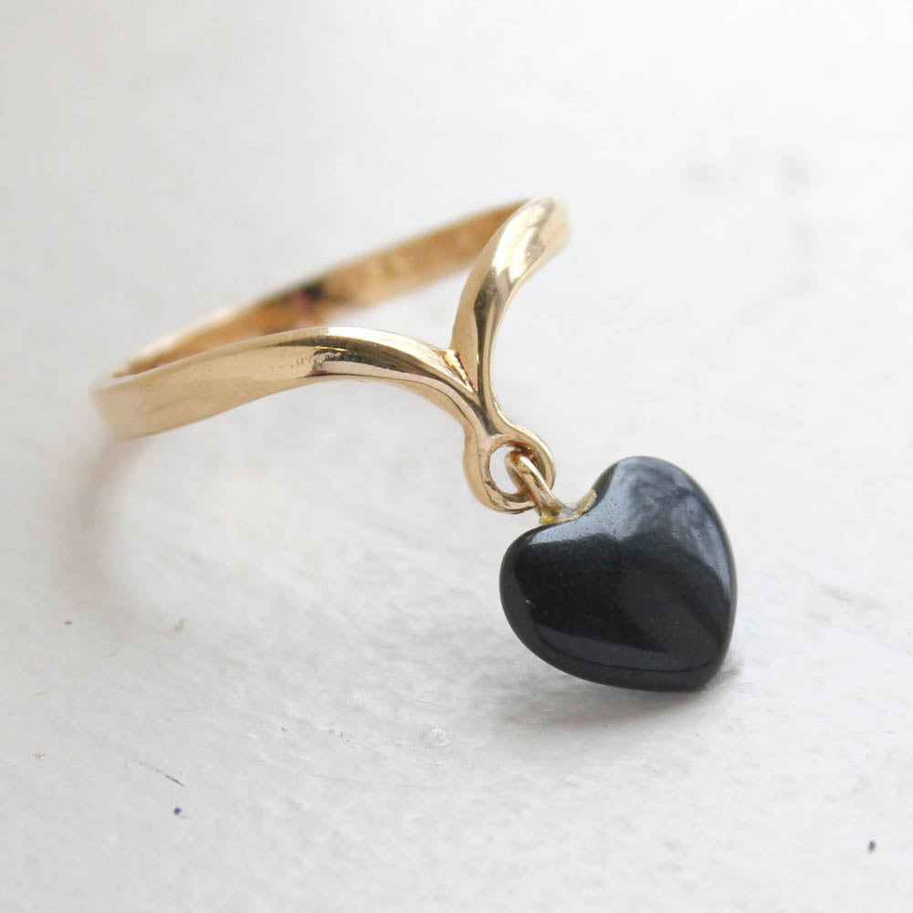 Vintage Ring Dangling Heart Shaped Onyx Stone Ring 18k Yellow Gold Electroplated 1970s Size: 4